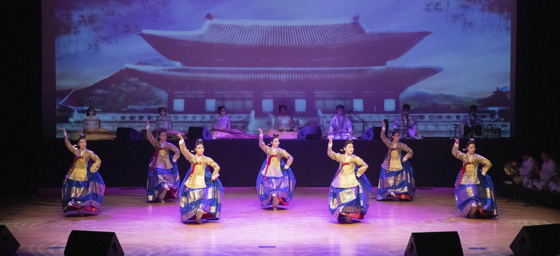 傳統表演《扶餘郡忠南國樂團週六常設表演》